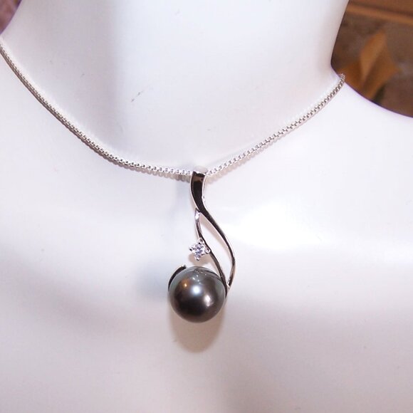 Vintage CHAULRI Sterling Silver Black Pearl Cubic Zirconia CZ Pendant - Picture 4 of 7